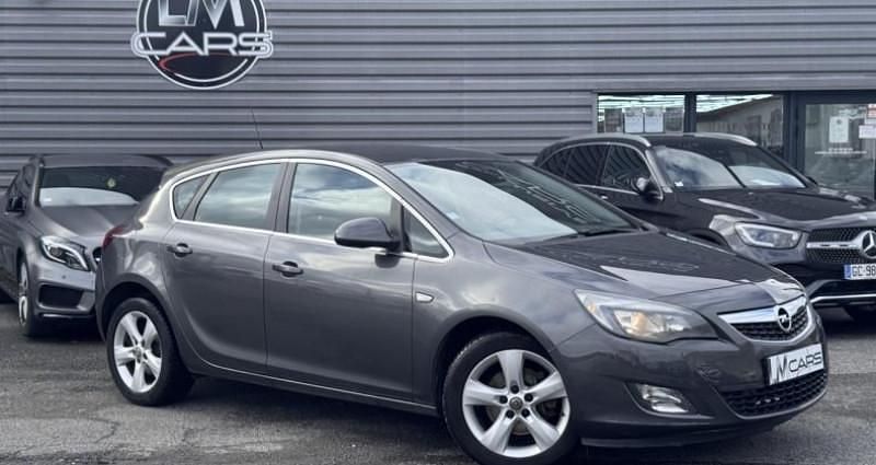 Utilisé 2010 Opel Astra Sport Berline | 4 990 € (Prix juste) - Image 1/4
