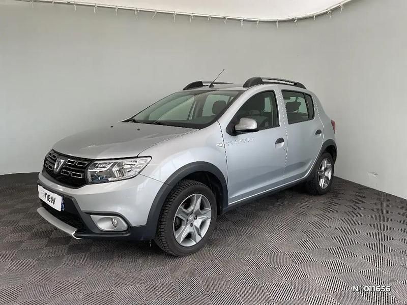 Gris Utilisé 2020 Dacia Sandero Stepway Citadine | 12 990 € (Prix juste) - Image 1/4