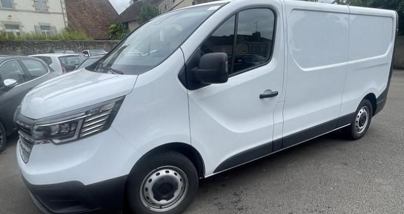 Utilisé 2023 Renault Trafic Van | 16 990 € (Prix cher) - Image 1/4