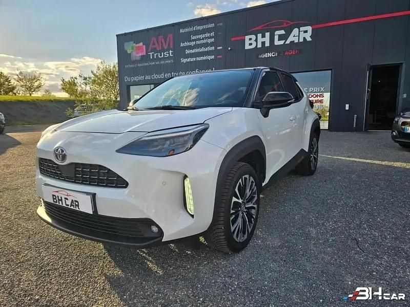 Blanc Utilisé 2022 Toyota Yaris Hybrid Citadine | 18 990 € (Super prix) - Image 1/4