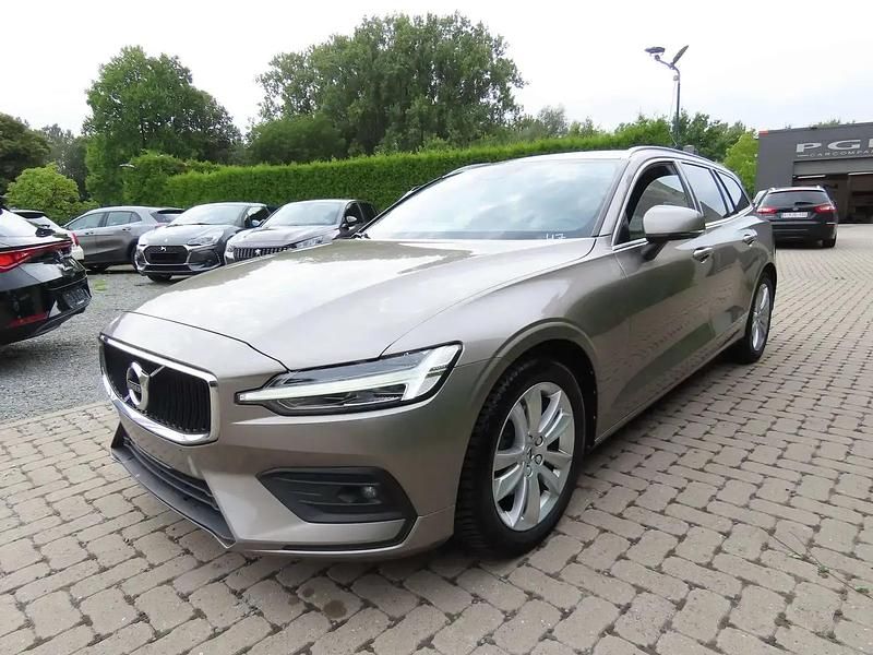Beige Utilisé 2020 Volvo V60 Momentum Break | 17 848 € (Bon prix) - Image 1/4