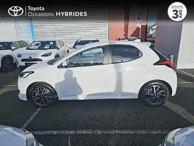 Occasion Toyota Yaris Hybrid Design 2023 Blanc Berline