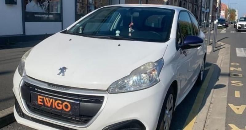 Noir Utilisé 2018 Peugeot 208 Citadine | 6 300 € (Prix juste) - Image 1/4