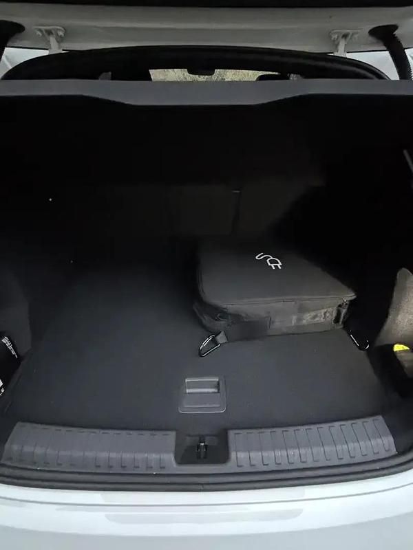 Image 2/4