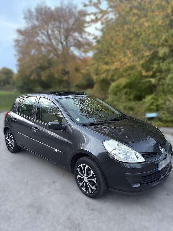 Occasion Renault Clio II Expression 75 ch (55 kW) 2007 Gris Berline
