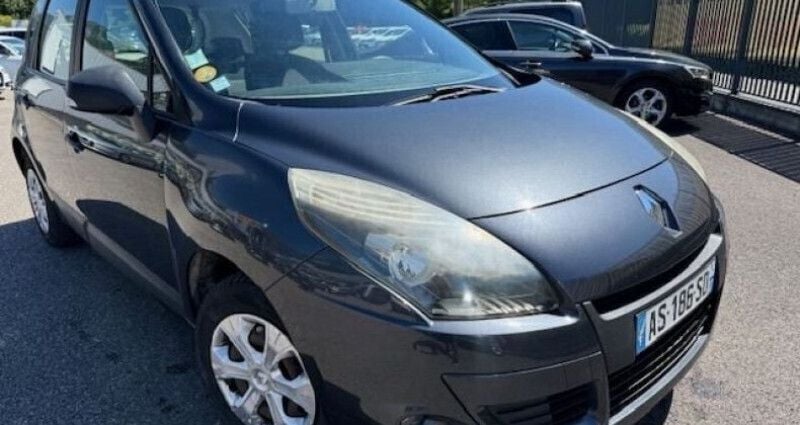 Utilisé 2010 Renault Scénic III Authentique Monospace | 5 490 € - Image 1/3