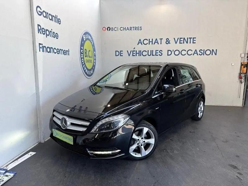 Noir Utilisé 2012 Mercedes B200 Classic Monospace | 12 890 € - Image 1/4