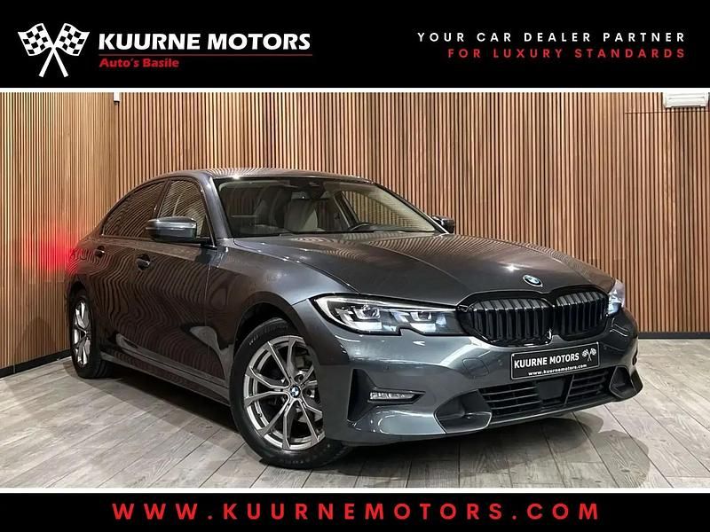 Gris Utilisé 2019 BMW 318 Sport Line Berline | 21 900 € (Prix juste) - Image 1/4