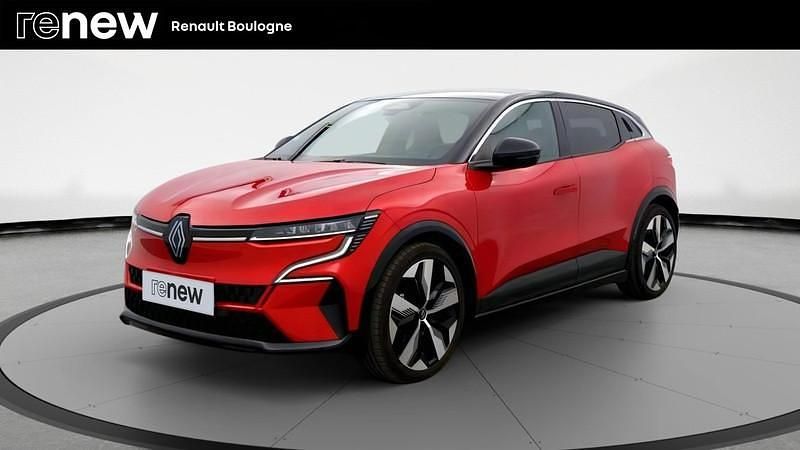 Rouge Utilisé 2022 Renault Mégane Iconic Berline | 26 690 € (Prix juste) - Image 1/4