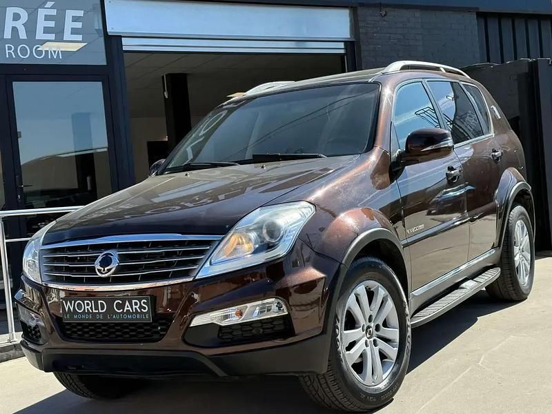 Brun Utilisé 2015 Ssangyong (KGM) Rexton SUV | 12 990 € - Image 1/4
