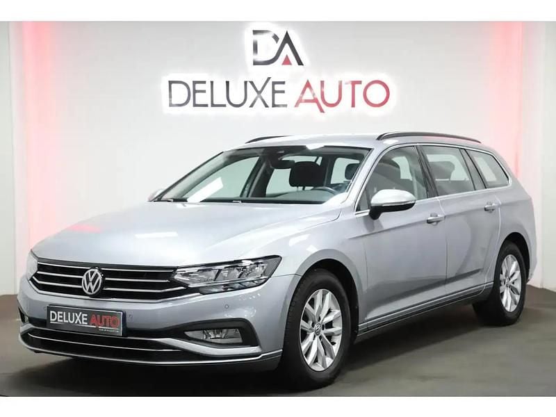 Gris Utilisé 2020 VW Passat Business Break | 25 990 € (Prix juste) - Image 1/4