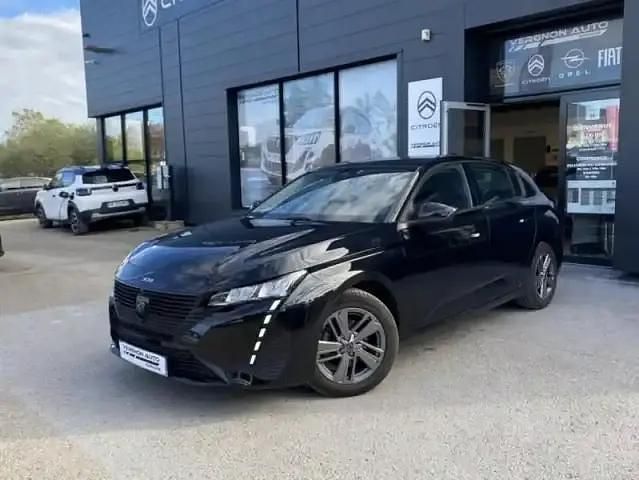 Noir Utilisé 2023 Peugeot 308 Active Berline | 18 990 € (Prix juste) - Image 1/4