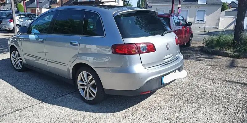 Argent Occasion 2010 Fiat Croma Emotion Break | 3 500 € - Image 1/4