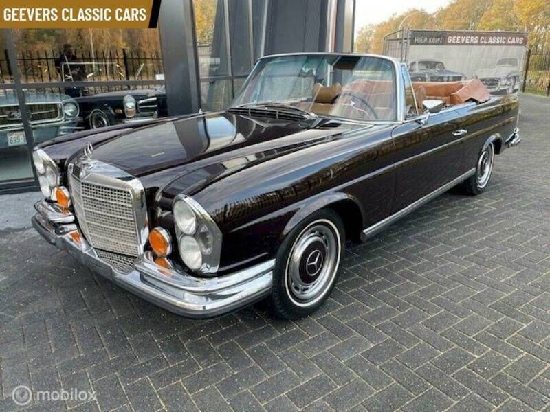Noir Occasion 1970 Mercedes 280 SE Cabriolet | 249 500 € - Image 1/4