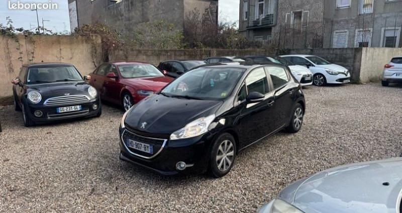 Noir Occasion 2012 Peugeot 208 Citadine | 7 300 € (Prix assez cher) - Image 1/4