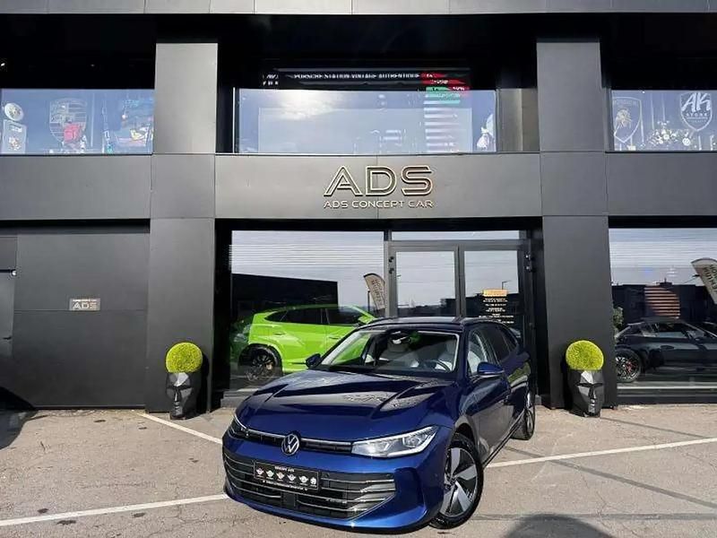 Bleu Utilisé 2024 VW Passat Business Break | 30 758 € (Prix juste) - Image 1/4