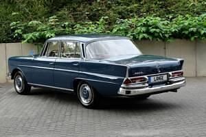 Occasion Mercedes 220 120 ch (88 kW) 1963 Bleu Berline