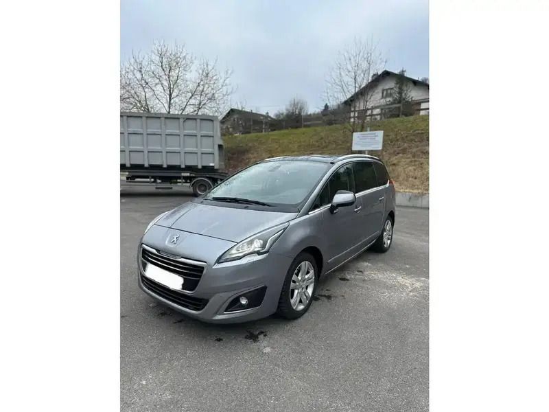 Gris Utilisé 2017 Peugeot 5008 Business-Line Monospace | 14 490 € (Prix juste) - Image 1/4