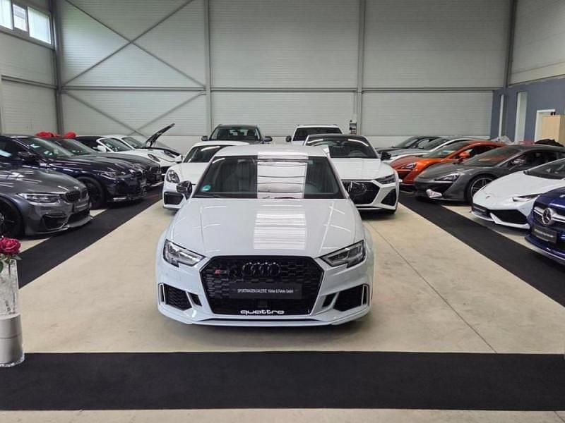Utilisé 2017 Audi RS3 Sport Citadine | 42 989 € (Prix juste) - Image 1/4