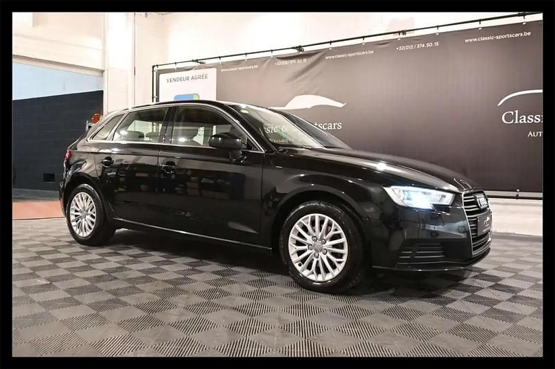 Noir Utilisé 2018 Audi A3 Sportback Sport Berline | 10 950 € (Super prix) - Image 1/4