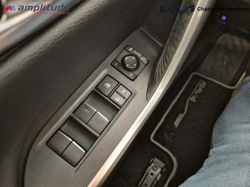 Image 2/4