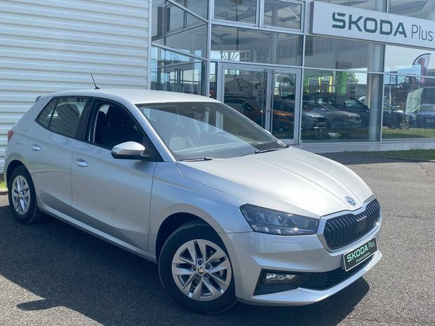 Gris Utilisé 2024 Skoda Fabia Selection | 17 840 € (Super prix) - Image 1/4