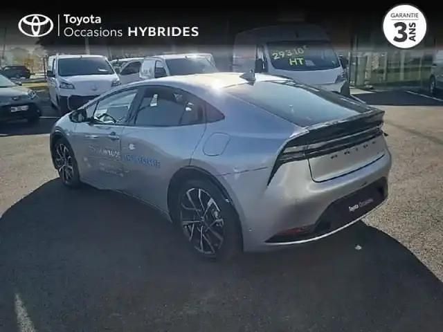 Occasion Toyota Prius Design 223 ch (164 kW) 2025 Gris minéral métallisé Berline