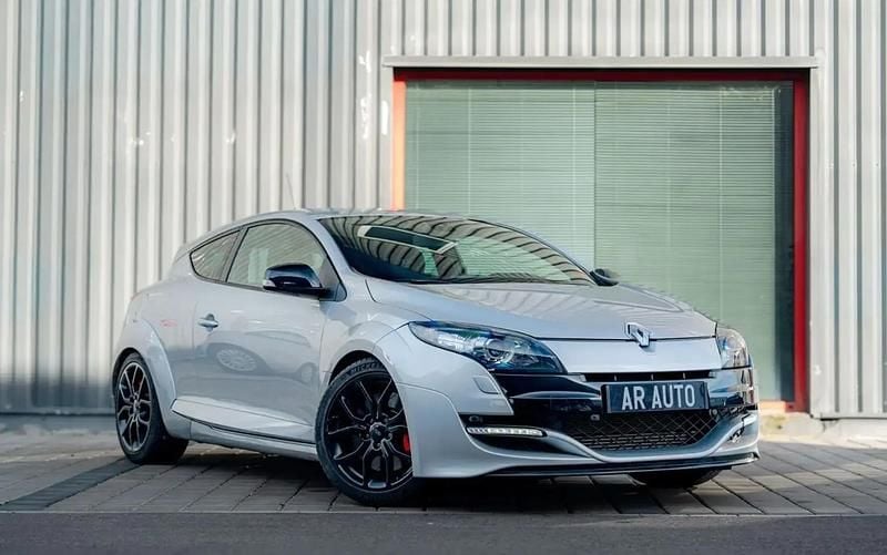 Gris Occasion 2014 Renault Mégane III R.S. Coupé | 21 490 € (Bon prix) - Image 1/4
