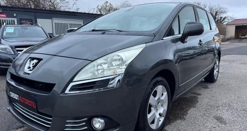 Utilisé 2010 Peugeot 5008 Premium Monospace | 4 990 € (Prix juste) - Image 1/4