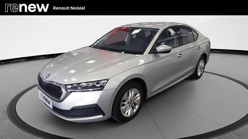 Gris Occasion 2022 Skoda Octavia Business Line Berline | 22 890 € (Prix juste) - Image 1/4