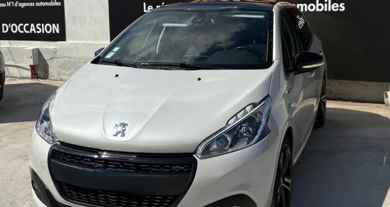 Blanc Utilisé 2019 Peugeot 208 GT-line Citadine | 9 989 € (Bon prix) - Image 1/4