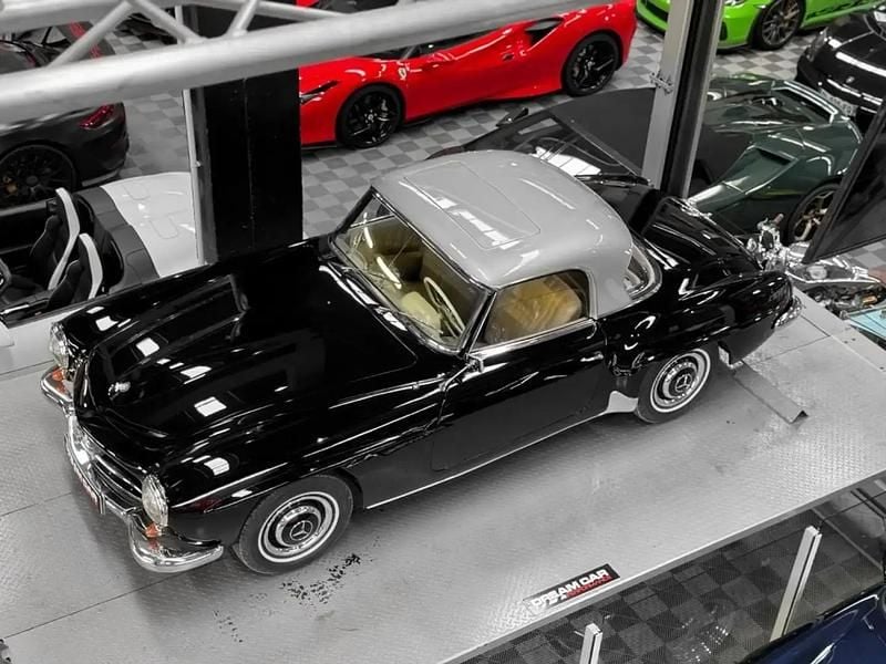 Noir Occasion 1960 Mercedes 190 Berline | 132 900 € - Image 1/4