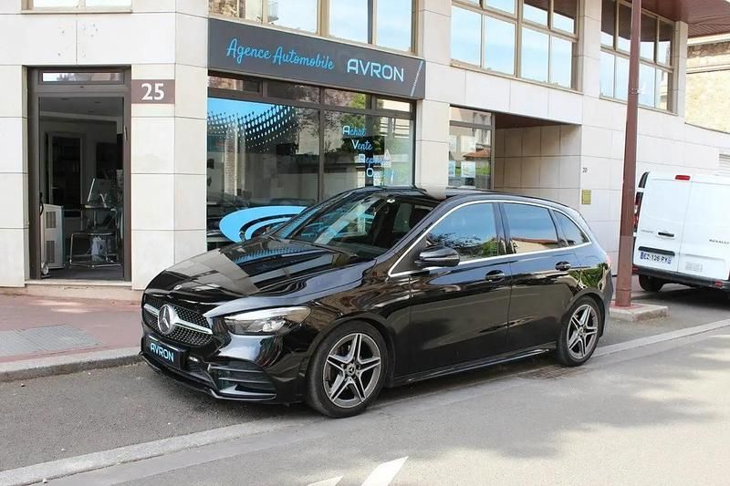 Noir Utilisé 2020 Mercedes B180 AMG line Monospace | 21 990 € (Prix juste) - Image 1/4