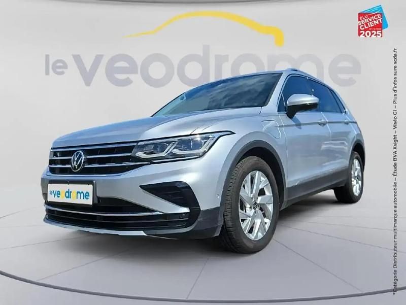 Gris Utilisé 2021 VW Tiguan Elegance SUV | 27 999 € (Bon prix) - Image 1/4