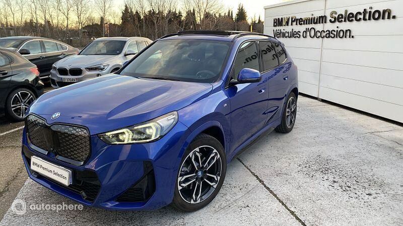 Bleu Utilisé 2024 BMW iX1 M Sport SUV | 45 499 € (Prix cher) - Image 1/4