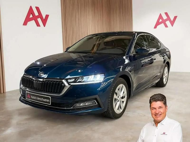 Bleu Occasion 2023 Skoda Octavia Clever Berline | 25 990 € (Bon prix) - Image 1/4