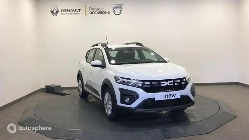Blanc Utilisé 2024 Dacia Sandero Expression Citadine | 16 999 € (Prix juste) - Image 1/4