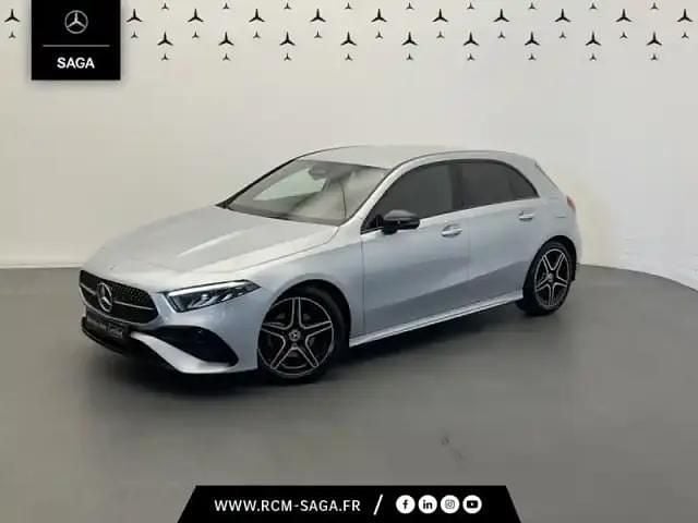 Argent Utilisé 2024 Mercedes A200 AMG line Berline | 34 900 € (Prix juste) - Image 1/4