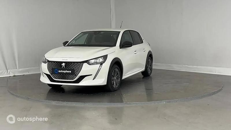 Blanc Utilisé 2022 Peugeot e-208 Allure Citadine | 15 999 € (Prix juste) - Image 1/4