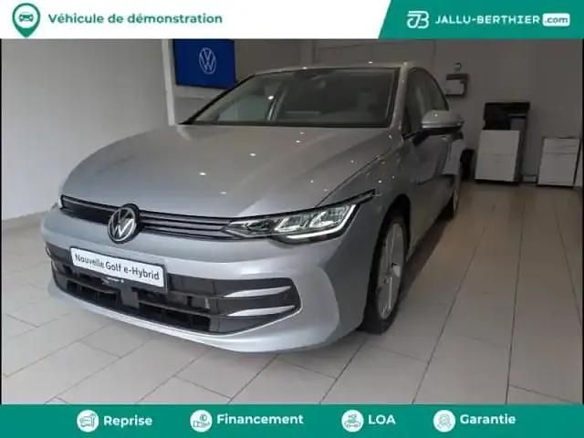 Argent dolomite métallisée Utilisé 2025 VW Golf VIII Edition Berline | 38 490 € - Image 1/4