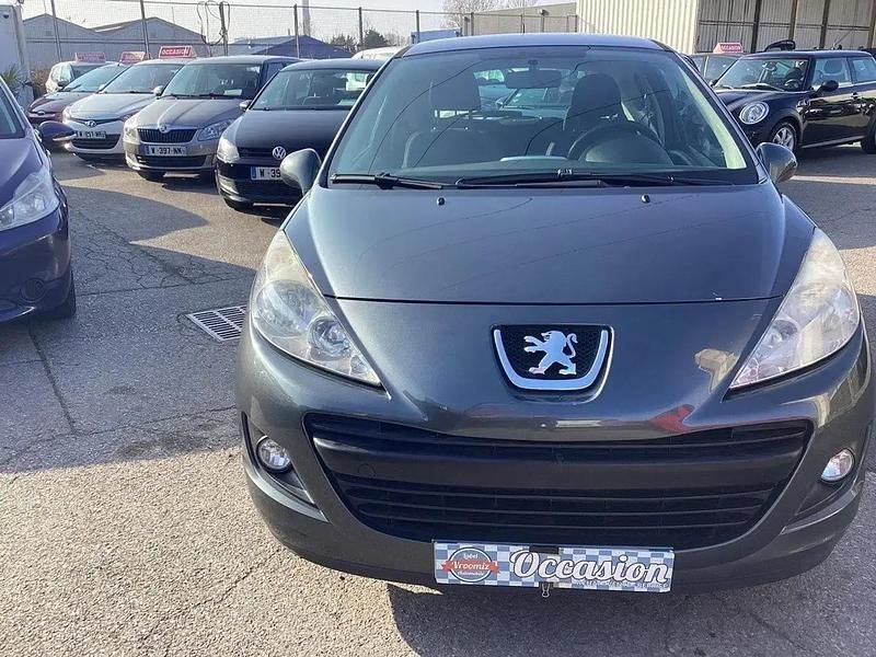 Gris Occasion 2013 Peugeot 207 Berline | 5 450 € (Prix assez cher) - Image 1/4