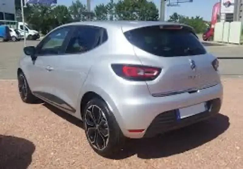 Argent Utilisé 2012 Renault Clio IV Dynamique Berline | 4 000 € (Super prix) - Image 1/2