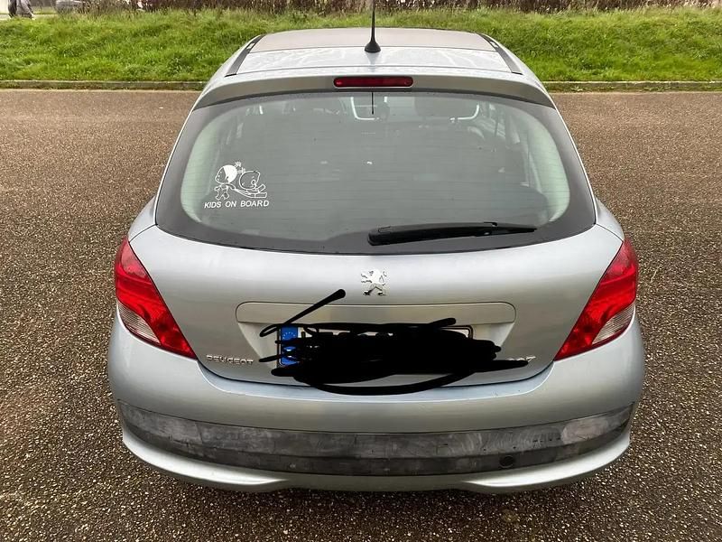 Occasion 2010 Peugeot 207 Premium Berline | 2 000 € (Bon prix) - Image 1/4
