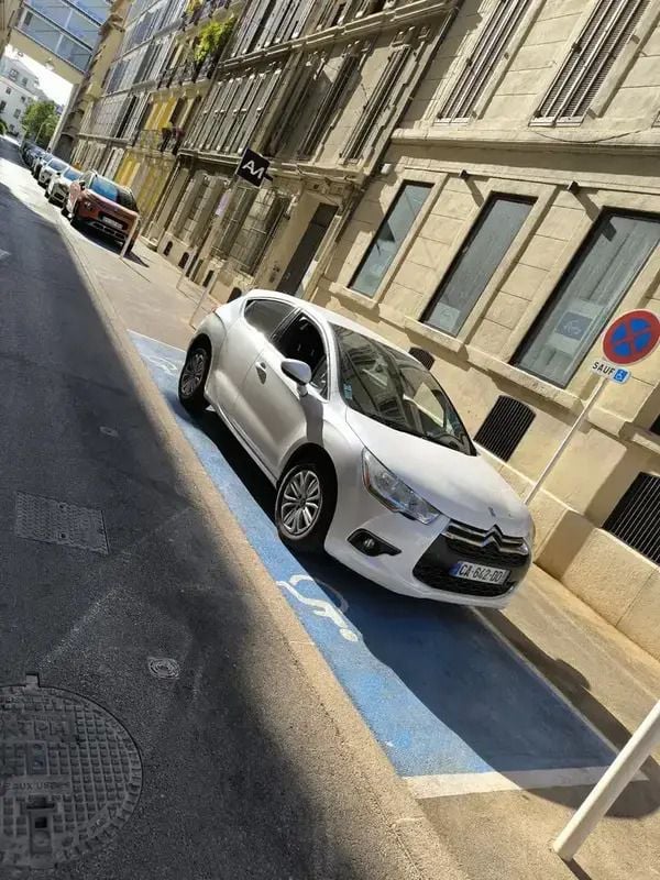 Utilisé 2012 Citroën DS4 So Chic Citadine | 6 000 € (Prix juste) - Image 1/4
