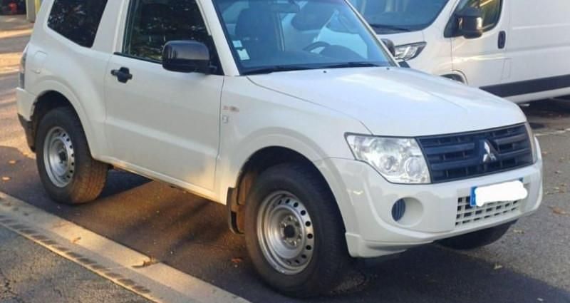 Utilisé 2012 Mitsubishi Pajero Invite SUV | 17 900 € - Image 1/4