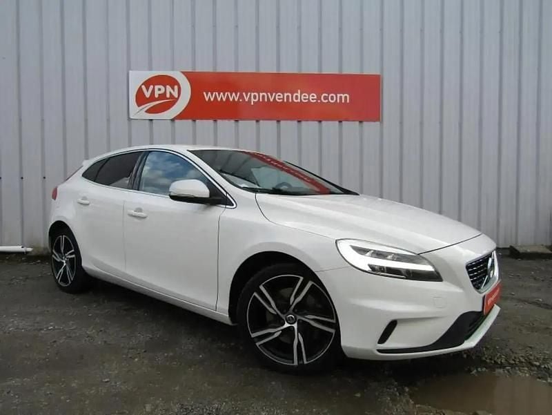 Blanc Occasion 2018 Volvo V40 R-Design Berline | 12 990 € (Prix juste) - Image 1/4