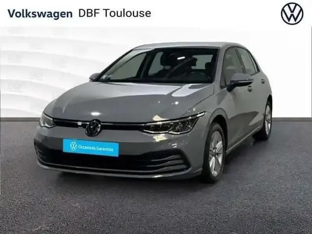Gris Occasion 2020 VW Golf VII Life Berline | 22 489 € (Prix juste) - Image 1/4