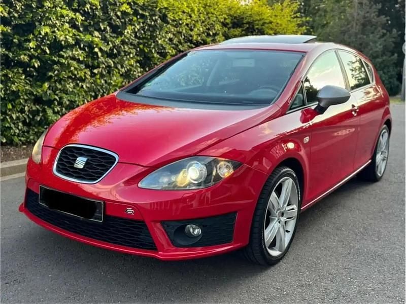 Rouge Occasion 2010 Seat Leon FR Berline | 5 499 € - Image 1/4