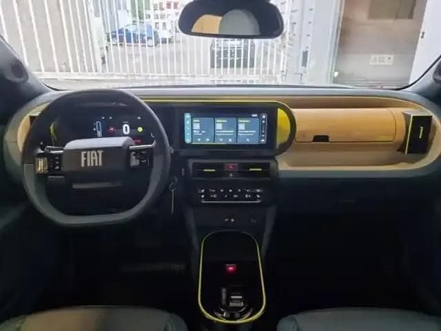 Occasion Fiat Grande Panda La Prima 2025 Vert azure métallisé Citadine
