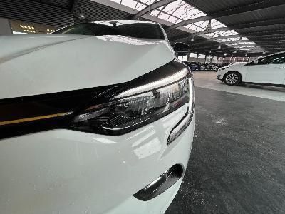 Blanc Utilisé 2023 Renault Clio V Evolution Berline | 14 490 € (Bon prix) - Image 1/2